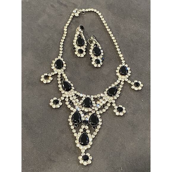 Vintage 5 Tier Rhinestone Black 16” Necklace Bib & Drop Clip Earrings Matching - Picture 1 of 6